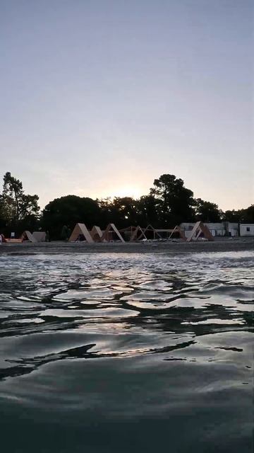 Пляж Агудзеры на рассвете