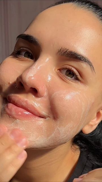 WW123361(вб)гель от прыщей Cosmeya; WW123354(вб)прозрачный спф-флюид
#жирныйблеск #базаподмакияж