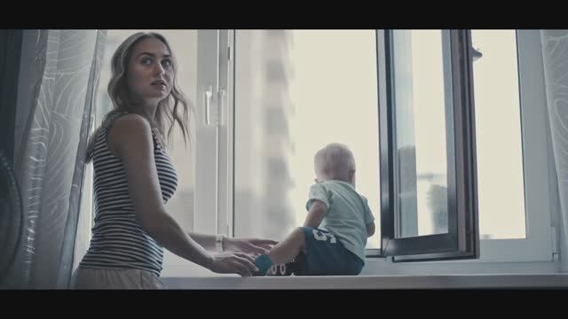 Защитите детей от падения из окон!