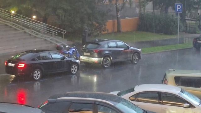 🌧️Ливень пошел в районе улицы Правды🌧️
