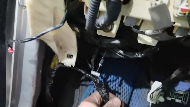 Hundai Elantra 3 Демонтаж автосигнализации без автозапуском и обратной связи