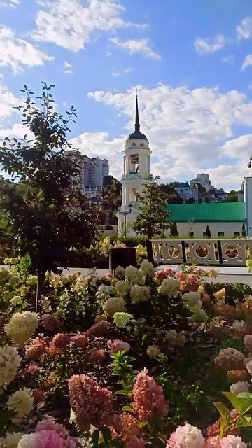 Адмиралтейская площадь: Успенский Адмиралтейский храм.