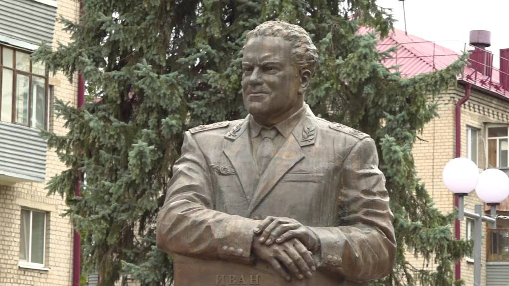 В Брянске торжественно отметили 95-летие со дня рождения Ивана Паристого