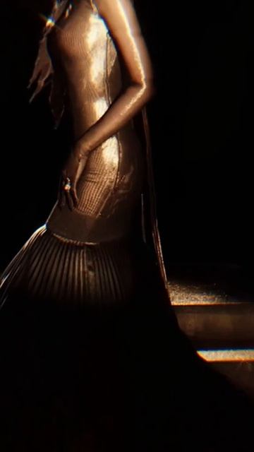 Тут нечего сказать (Озвучивали ролик икитайские блогеры.)-просто Дильраба