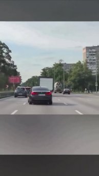 Невероятно редкое явление засняли на дороге: водитель BMW использует поворотник