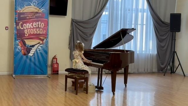 И.Бах. Менуэт соль мажор. Исполняет Титова Вика.