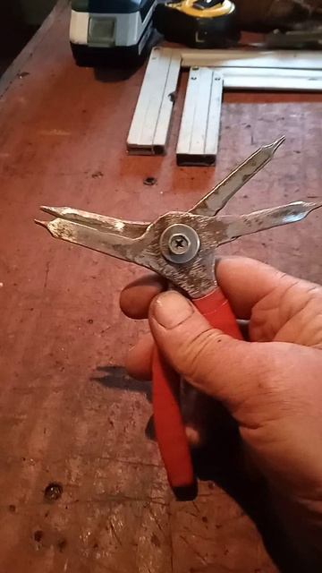 Универсальная приспособа