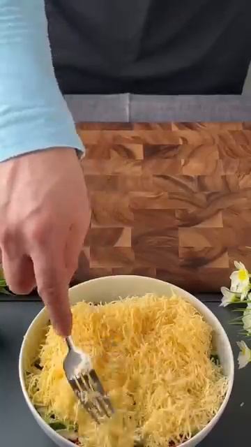 Салат с копченой курицей