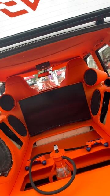 EZID AUTO — это не просто компания, а команда людей, которые живут автомобилями и светом