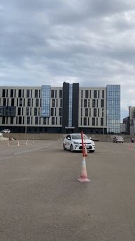 Упражнение Змейка на автодроме