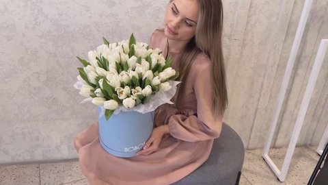 Нежные и хрустящие тюльпаны в коробке от Повода. Белые тюльпаны
