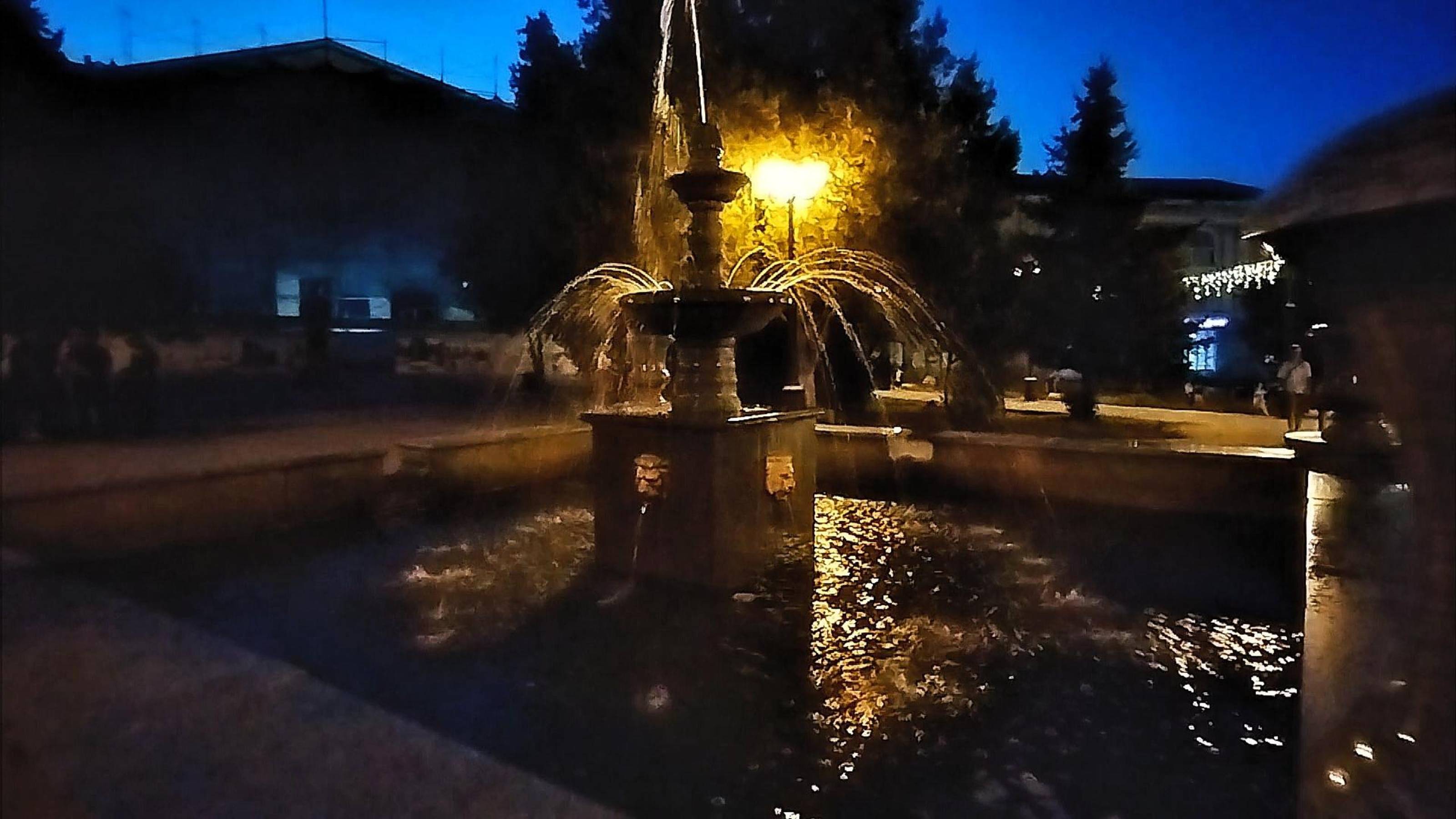 Прогулялся по вечернему городу.