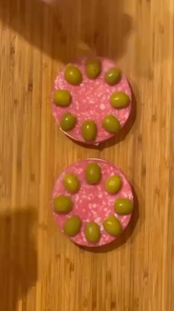 How to slice sausage for serving