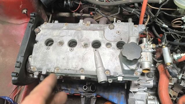 Мотор 1.9 установлен под капот.