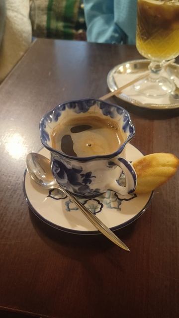 американо и апельсиновый РАФ в ресторане Голубчики