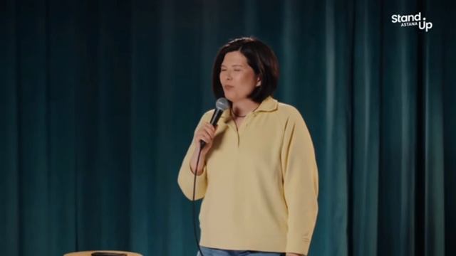 Стендап Мадина Байболова - о детских утренниках.mp4