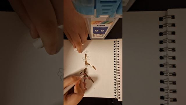 рисую рисунок которую попрасила потпищится
