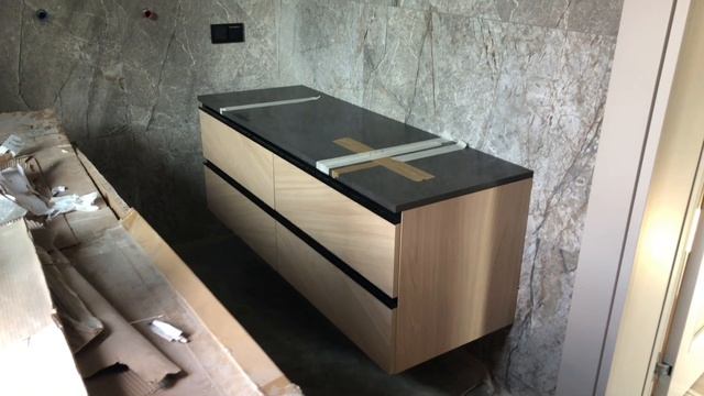 Монтаж тумб для ванной в загородном доме!