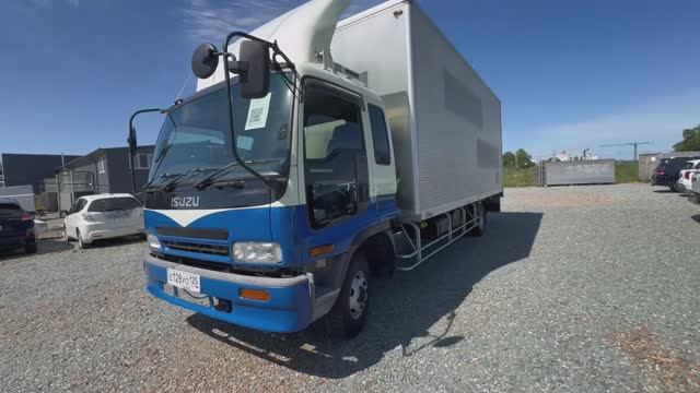 В продаже фургон Isuzu Forward, 2001 год во Владивостоке