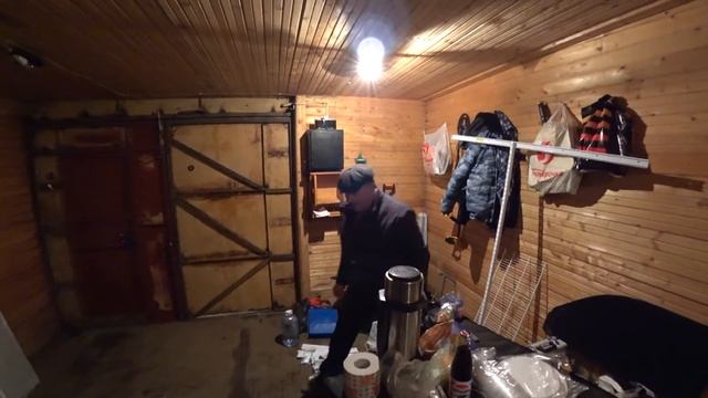 Гараж, делаем полки.