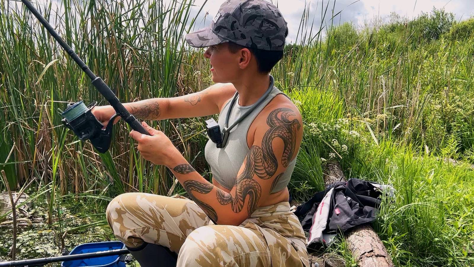 ЛОВЛЮ КАРАСЯ! Рыбалка на ПОПЛАВОК И ФИДЕР! #514