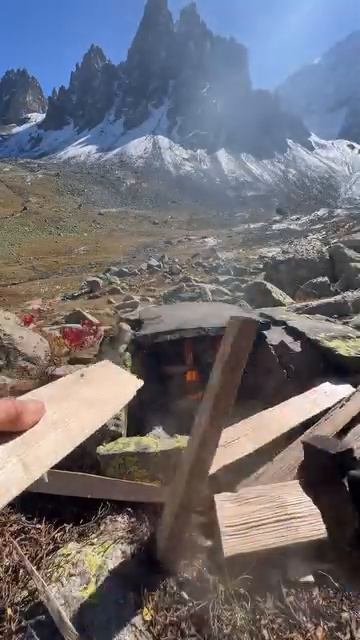 ЯИЧНИЦА С СУДЖУКОМ В ГОРАХ! Завтрак альпиниста на высоте 🏔️🔥