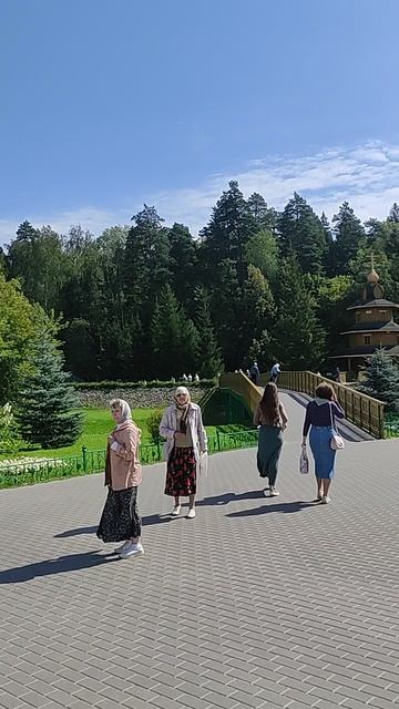 1000199582.Источник Серафима Саровского