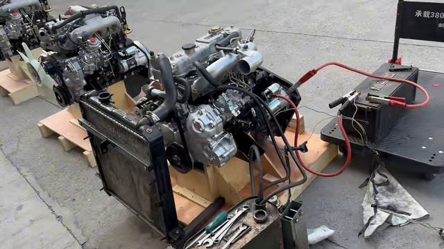 Дизельный двигатель ISUZU 4JG2