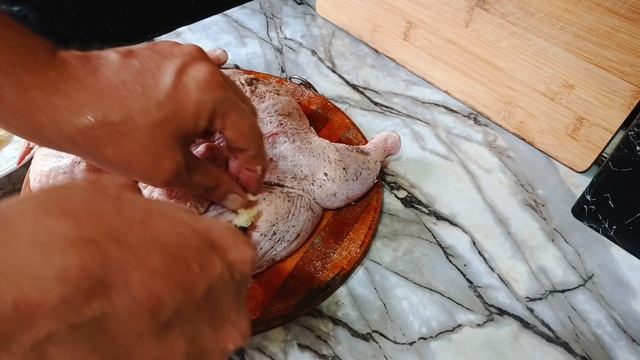 Курица запеченная в духовке без фольги, простой рецепт