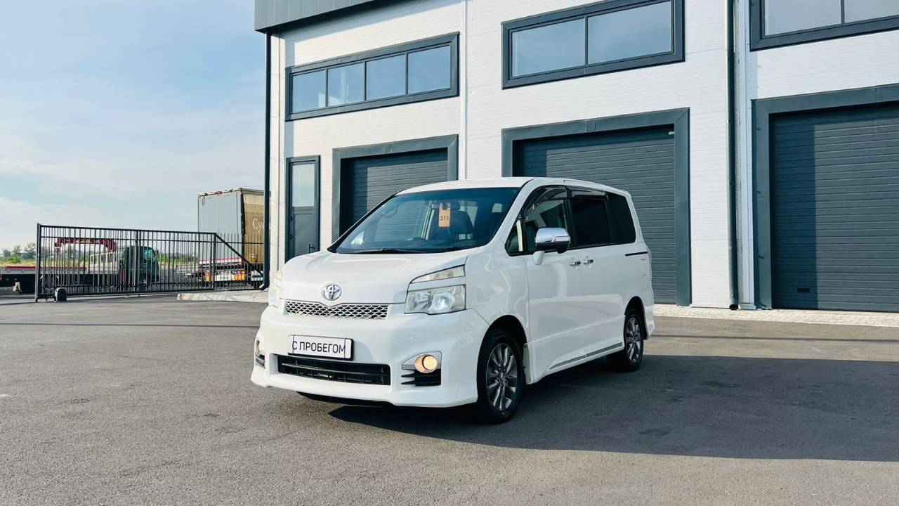 Toyota Voxy, 2012 год