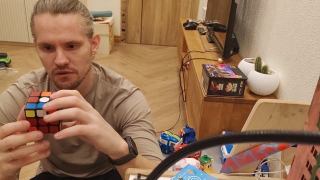 Как собрать кубик рубика 3x3 часть 1