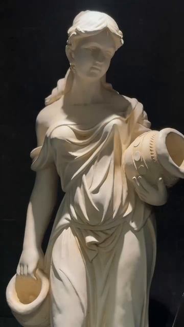 Akyan: День на гостиничной улице