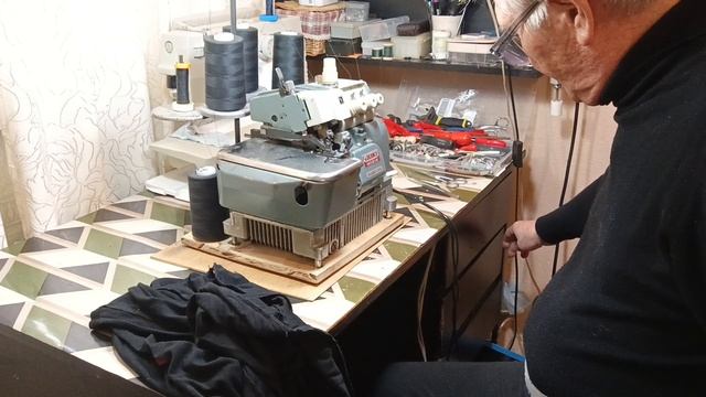 1000010143.mp4. Осенний сезон. Брендовая женская кофта