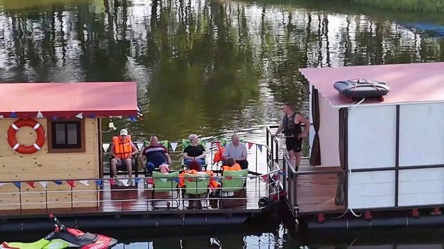 СЕМЕЙНАЯ ПРОГУЛКА НА ПОРОМЕ