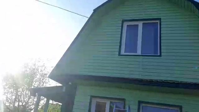 Отдыхаем на даче, пилим дрова, купаемся в бассейне, топим баню, жарим шашлыки