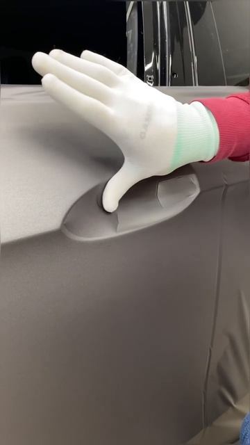 Оклейка виниловой пленкой места под ручкой двери