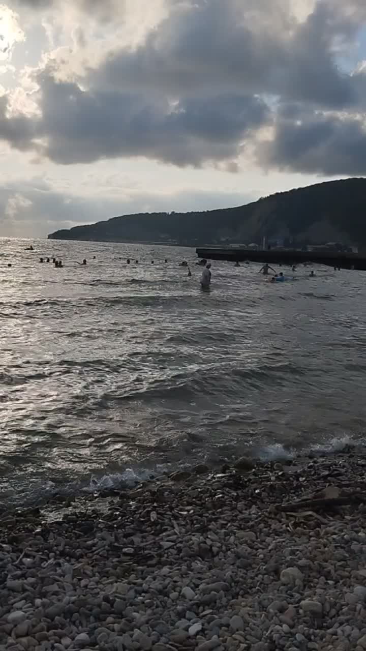 Вечернее Лермонтово. Вода кайф. Солнце не шпарит. Счастье🥰