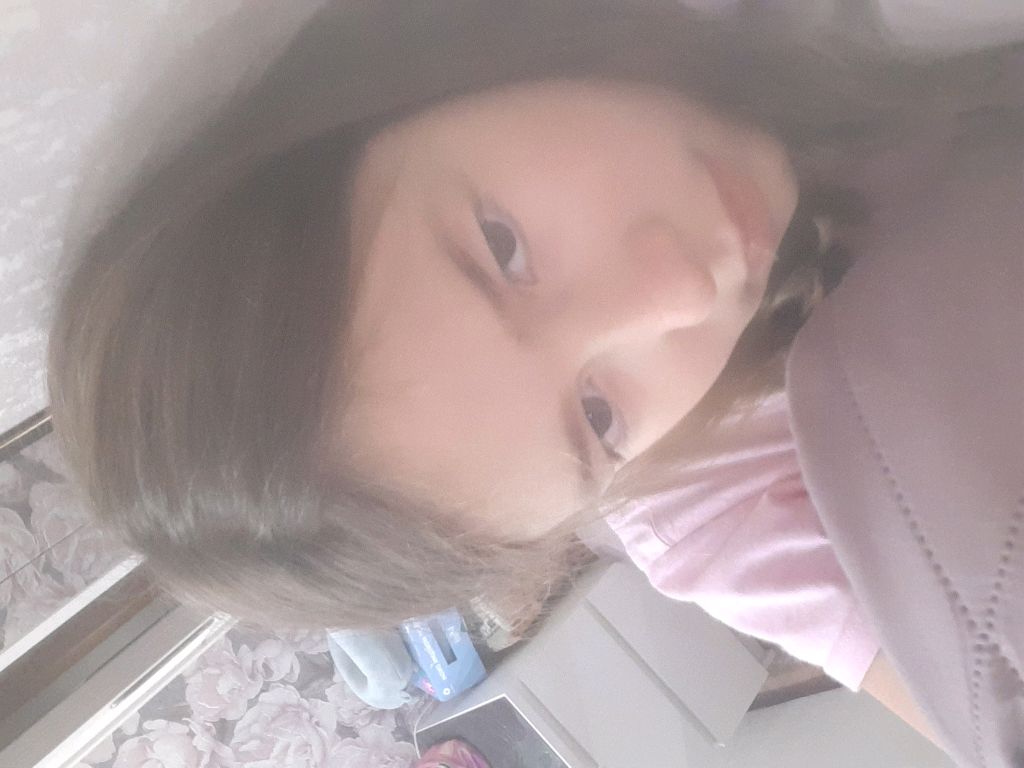 Да Ангелина что то делает в гардеробе 🤣