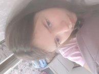 Да Ангелина что то делает в гардеробе 🤣