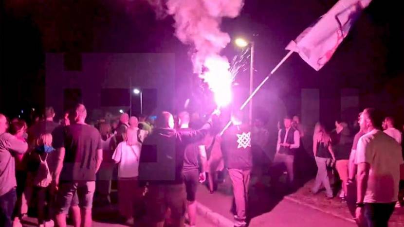 Почти 70 тыс. человек вышли на акции против протестов оппозиции в Сербии