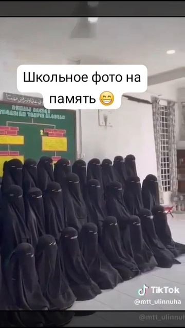 КАКИЕ ДЕВОЧКИ, ЗАГЛЯДЕНЬЕ!
ВЕСЬ ШКОЛЬГЫЙ КЛАСС!