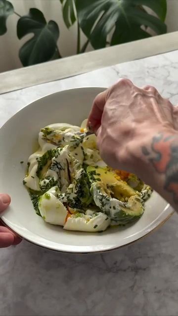 НЕЖНЫЕ ЛОДОЧКИ ИЗ САЛАТА С АВОКАДО И ЙОГУРТОВЫМ КРЕМОМ #едаялюблютебч #ЛайкиНаLikee #ТоповыйКонтент