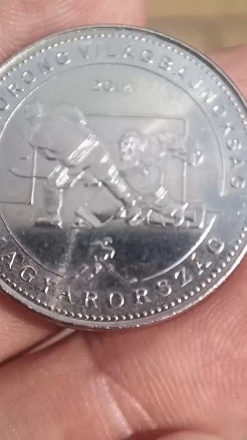 Стал избавляться от монет, значков и статуэток с хоккейной тематикой‼️