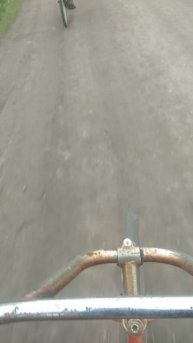 Еду на велосипеде.