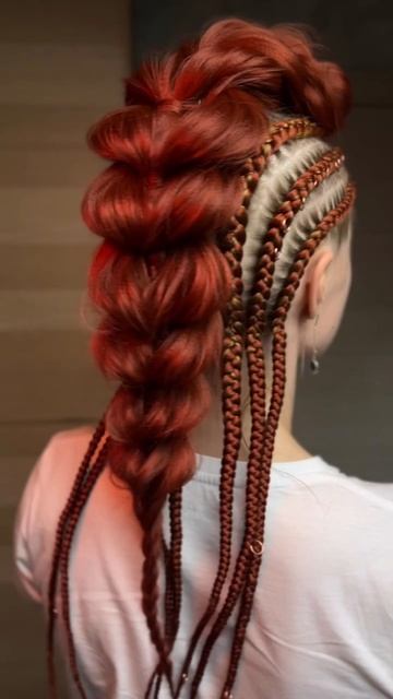 Прическа с накладной косой