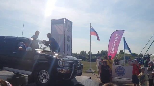 Финиш ретроралли в Тольятти 2025г. Вид справа.