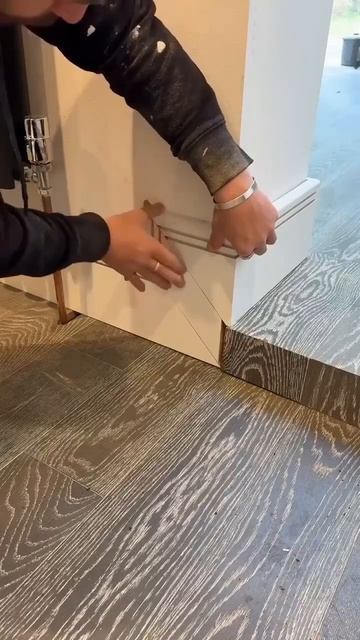 Как сделать аккуратно плинтус под ступенькой👍🏻