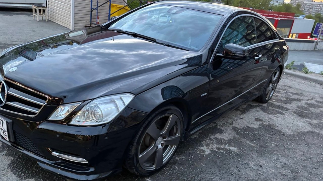 Ремонт бачка омывателя Mercedes E Class C207 A207 W212 /Check washer fluid how to repair A0009989001