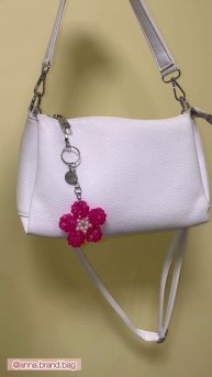 Цветок из бусин 6 мм