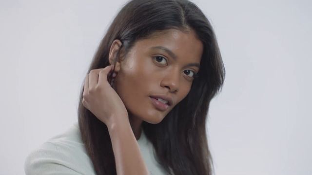 Советы по укладке с помощью фена Dyson Supersonic™ Насадка-концентратор